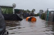 Citrusdal and Vredendal cut off by Western Cape Floods. Helicopters called in