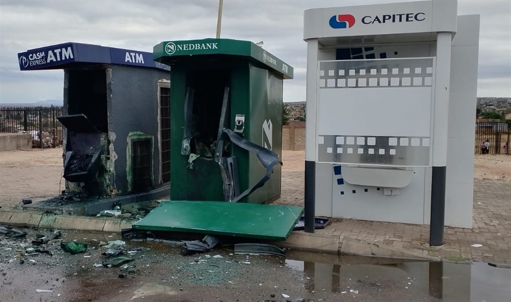 Manhunt launched for a group of heavily armed suspects who allegedly blasted two ATMs at Moletlane Plaza