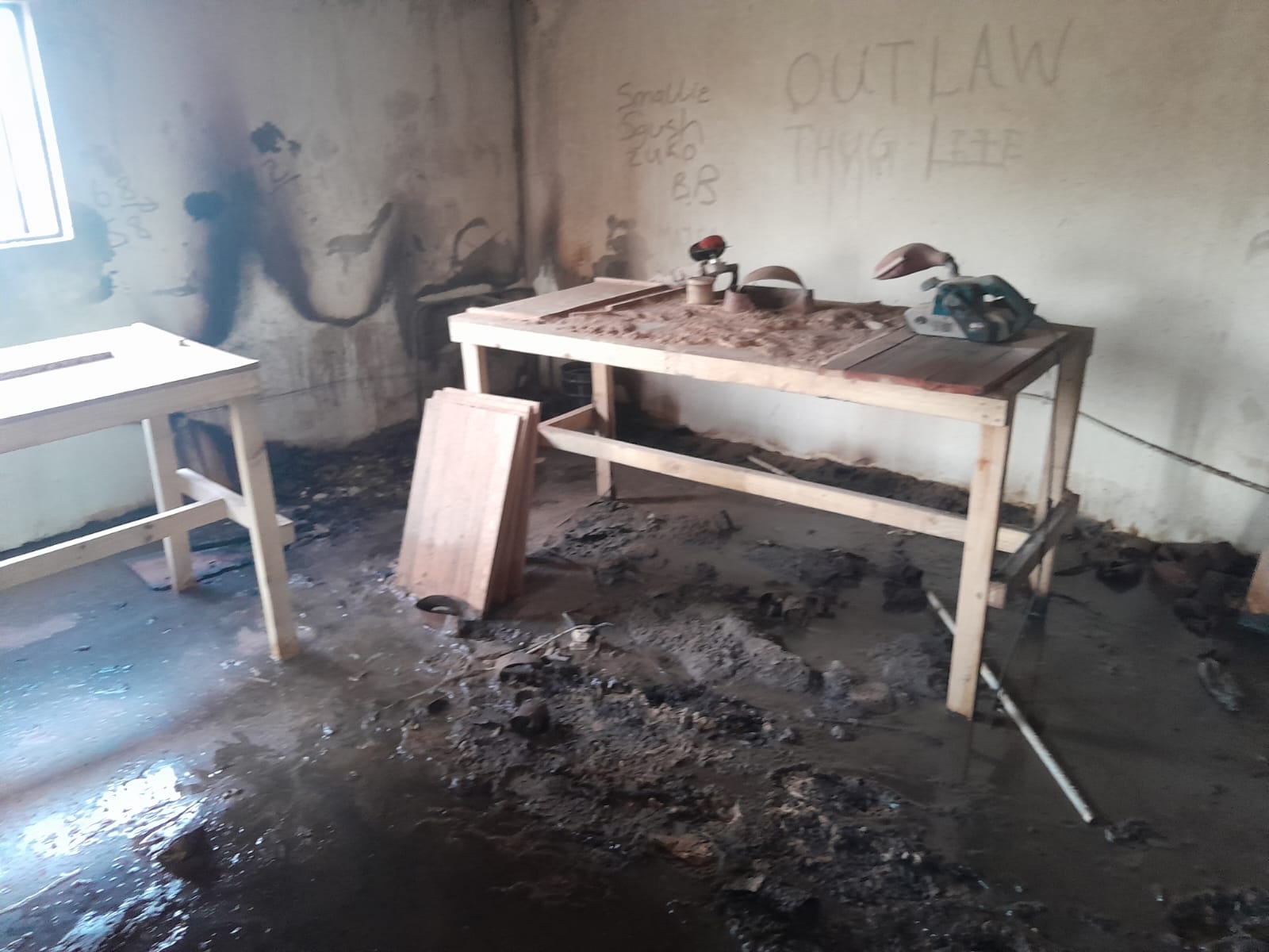 Business fire extinguished in Roodepoort
