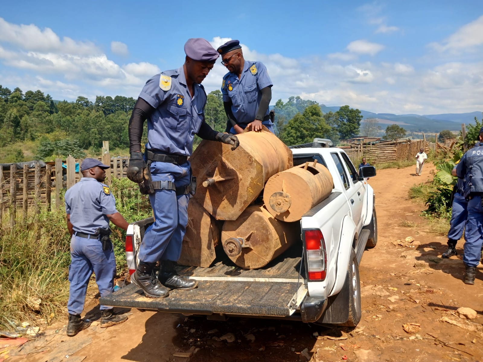 Police seize 36 phendukas during Operation Vala Umgodi in Sabie