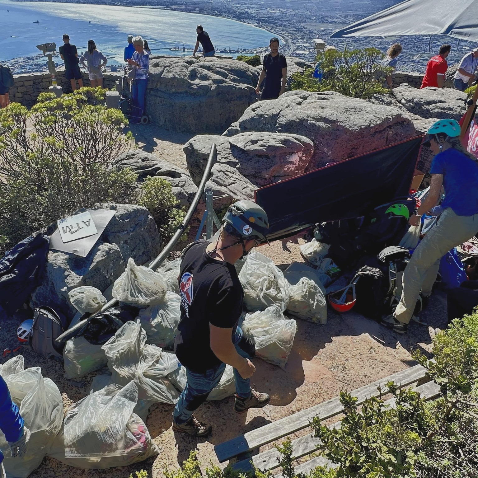 Hikers, climbers, and nature lovers participated in the 2024 Table Mountain clean-up