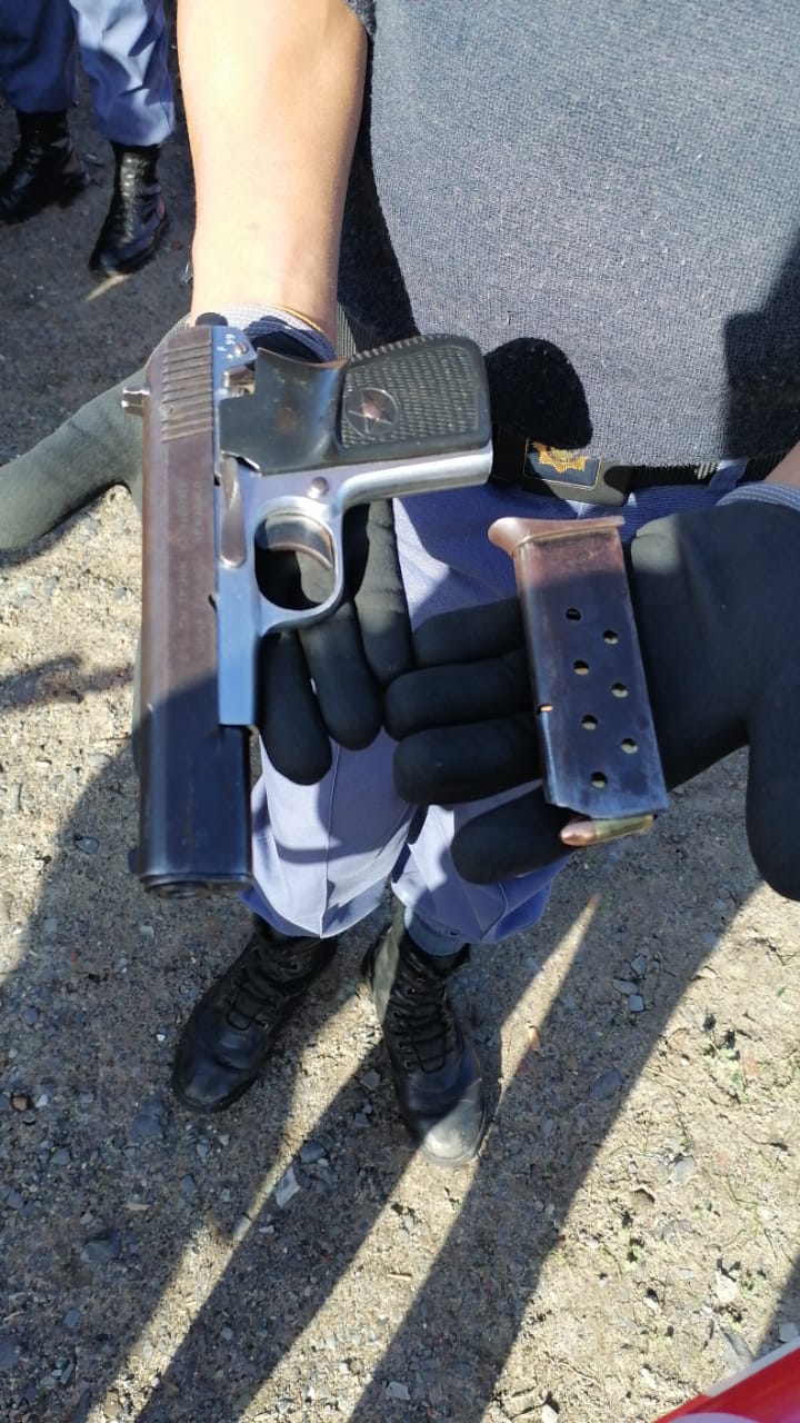 Ravensmead police detains two suspects for the unlawful possession of prohibited firearms and ammunition