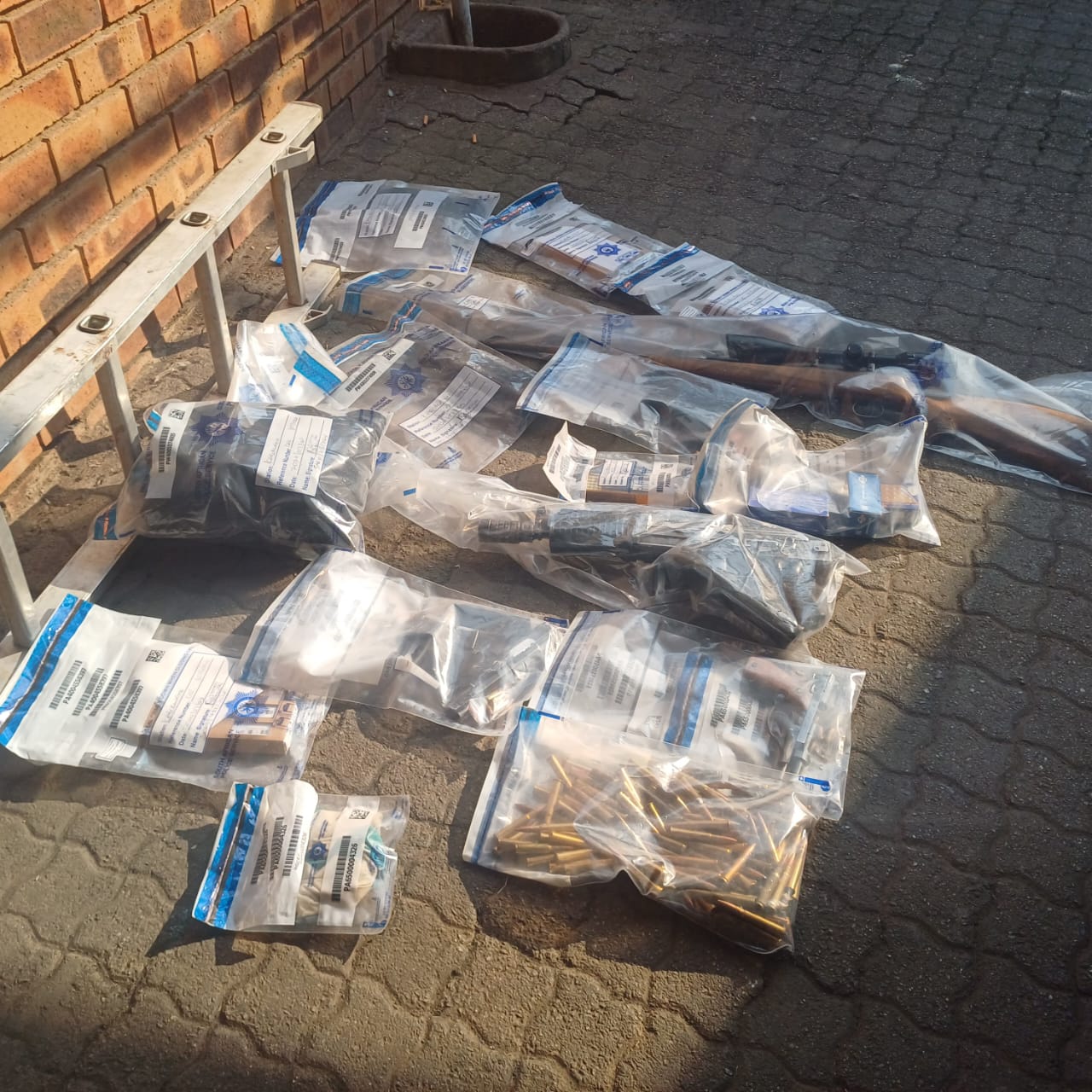 Three male suspects arrested for possession of unlicensed firearms with ammunition