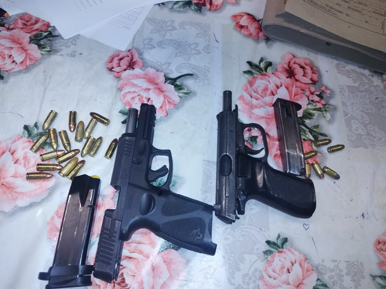 Three suspects arrested for possession of unlicensed firearms and ammunition in the Mzomusha area