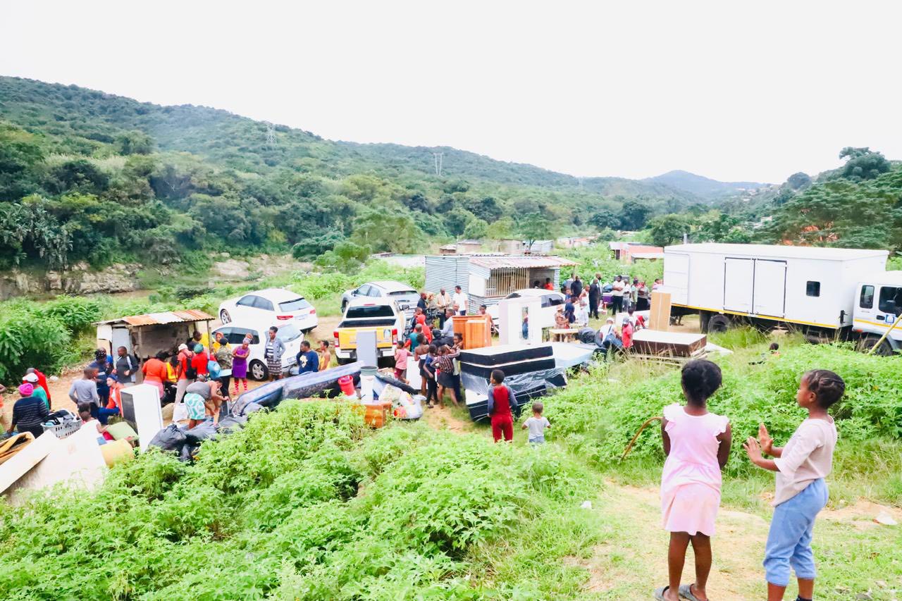 KZN MEC monitors the evacuation of more than 200 community members