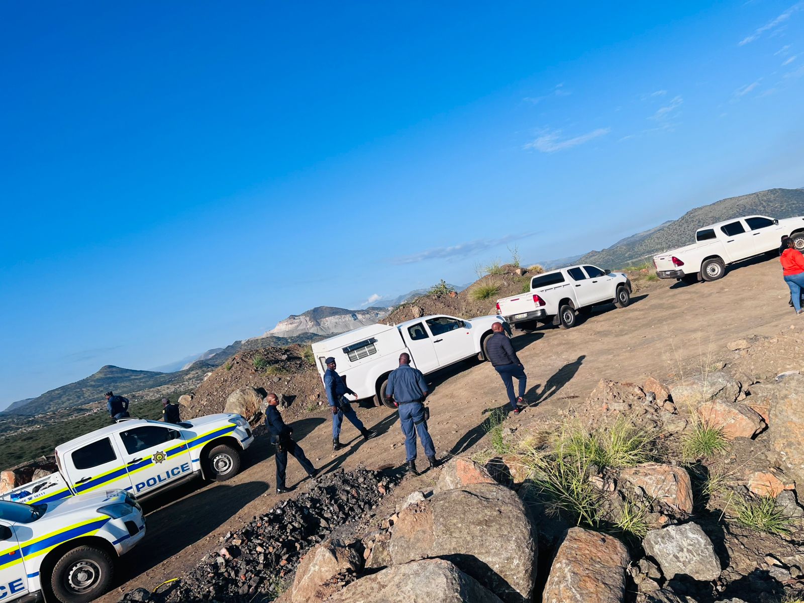 Police operating under Vala Umgodi operations in Limpopo proceed to make impact as 18 illegal immigrants nabbed