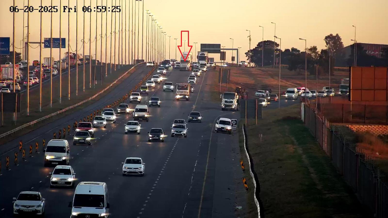 Road crash causing traffic delays on the R21 direction south, just before the Bapsfontein road