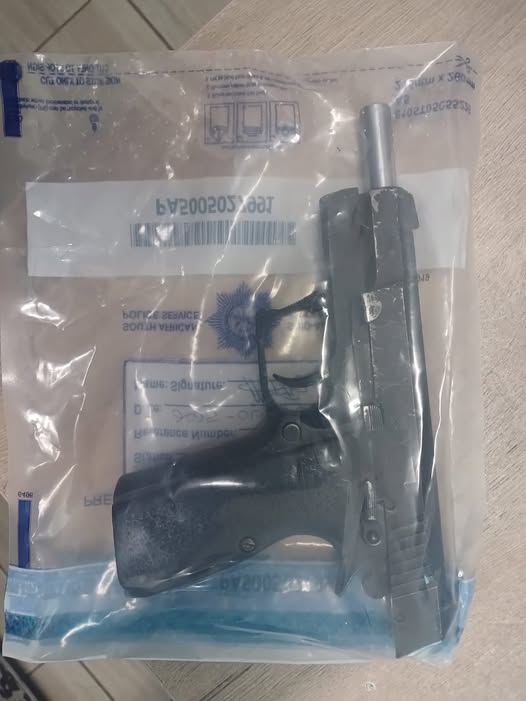 Anti-Gang Unit detains a suspect for the possession of an unlicensed firearm and ammunition