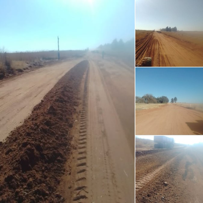 Road maintenance on the D1321 gravel road in Sedibeng District
