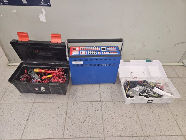 Theft out of a motor vehicle and theft from a guesthouse in De Aar
