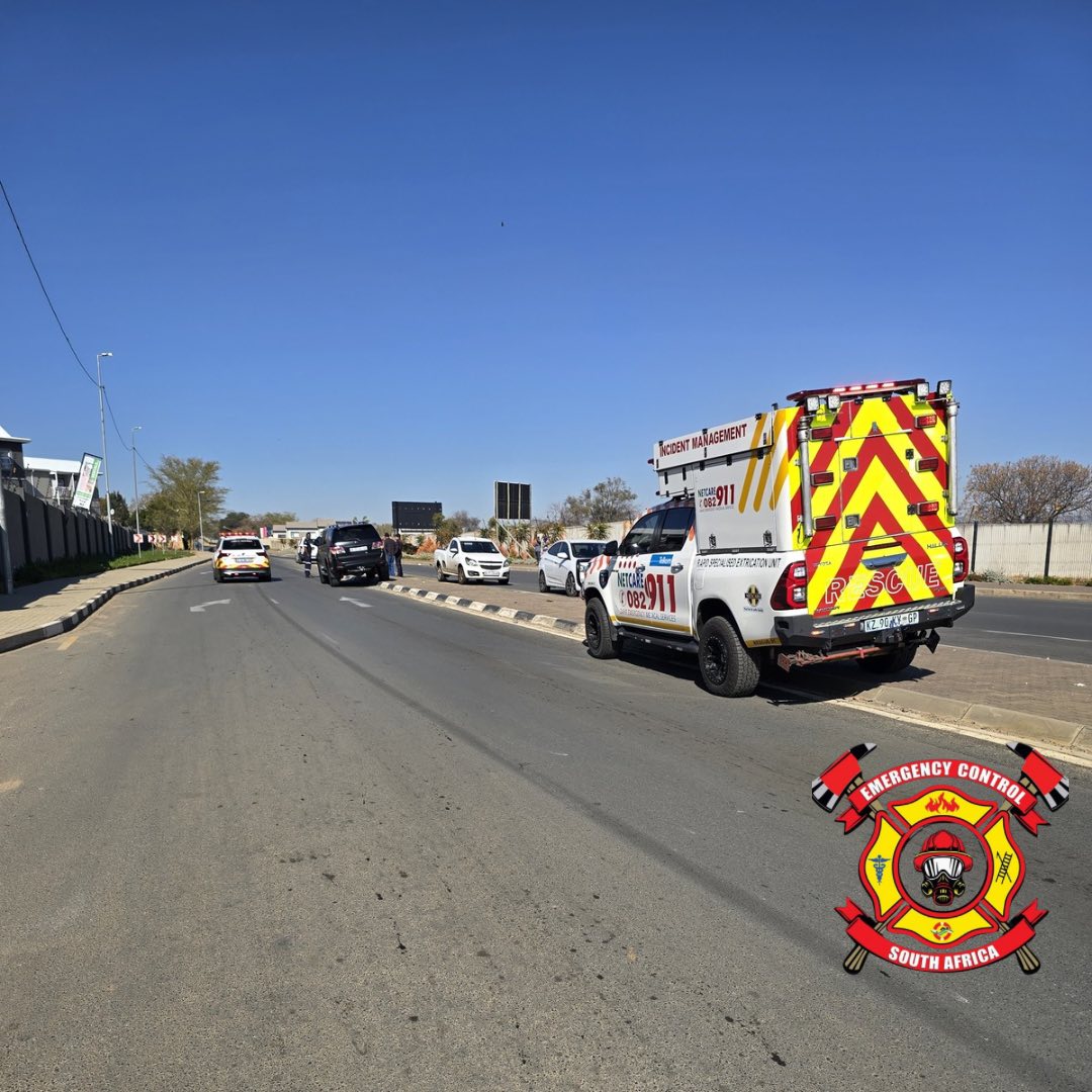 Three pedestrians hit by a vehicle on Boundary Road and Kiepersol Road, Honeydew