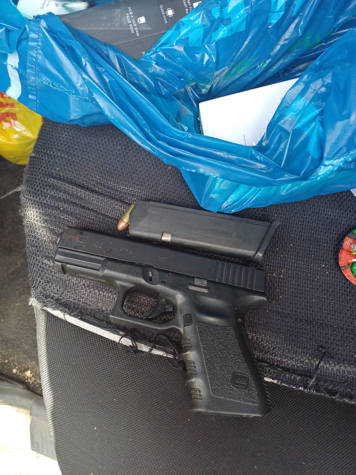 Wellington police arrest suspects for business robbery, possession of unlicensed firearms and possession of stolen property