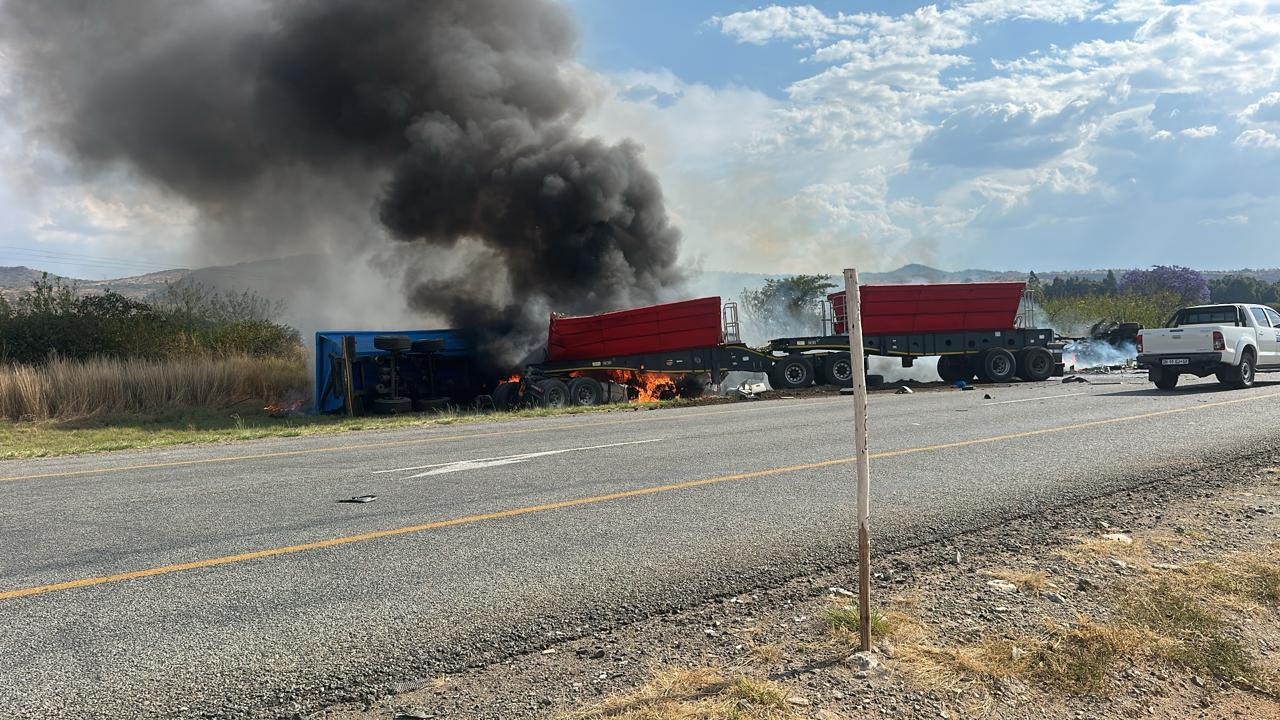 Fatal truck crash caused road closure on the N4 near Kroondal outside Rustenburg