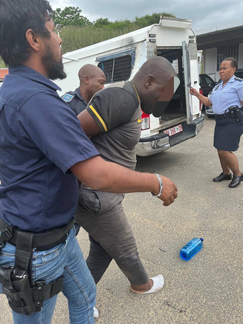 Taxi driver successfully detained and handed over to Bhekithemba SAPS after resisting arrest