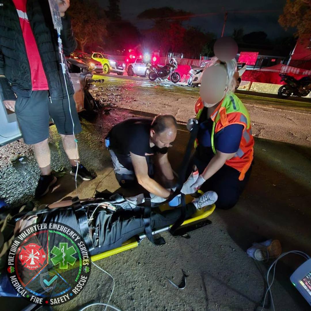 Motor vehicle crash on a dark stretch of Garsfontein Road