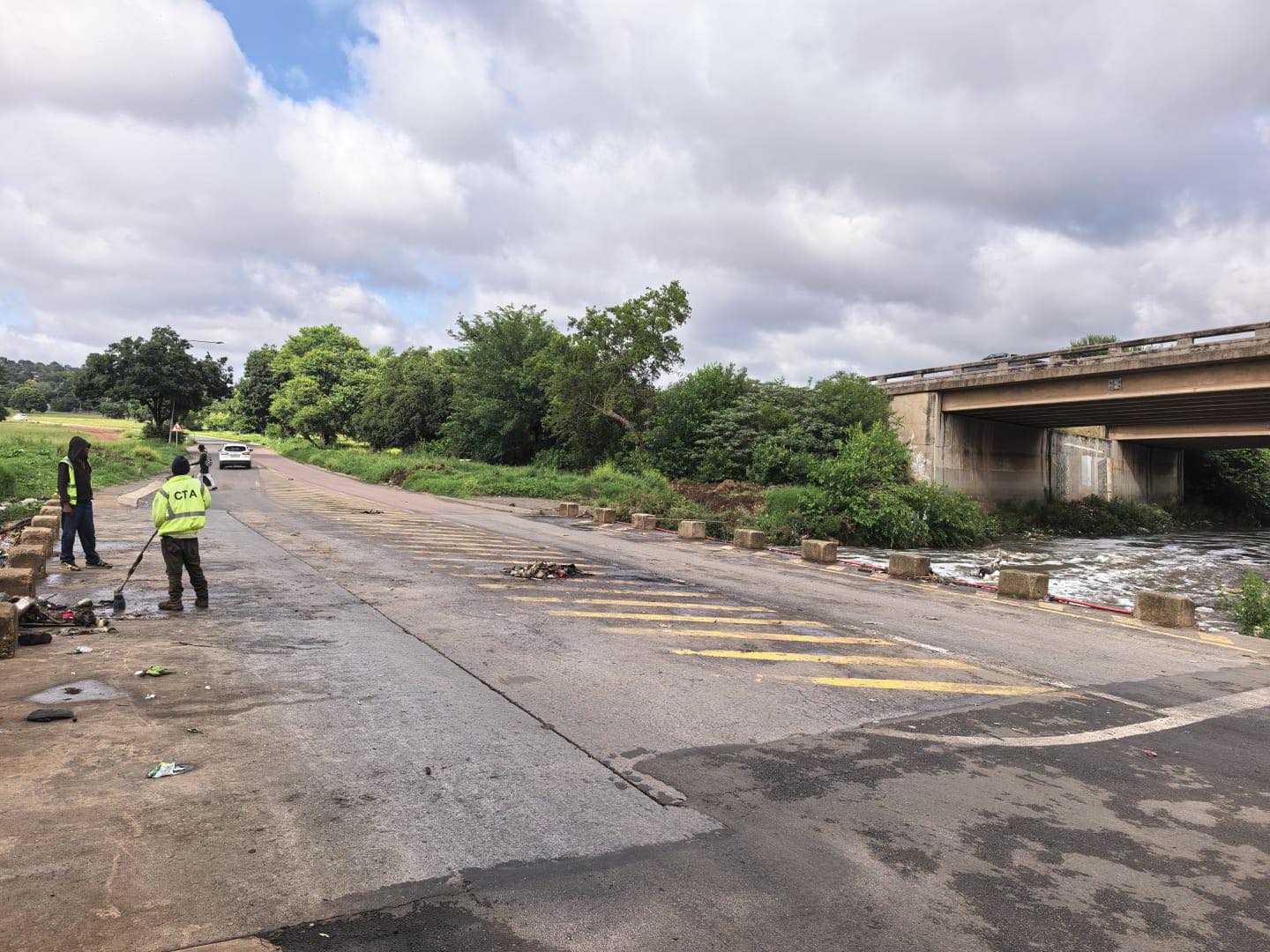 Inspections carried out at various bridges in Tshwane