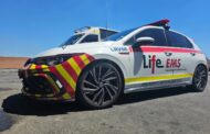 Two injured when falling from a moving vehicle on Baden Powell Drive