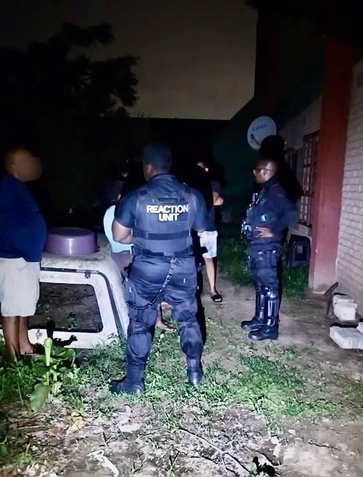 Heavily Armed Suspects Confront Couple: Temple Valley - KZN