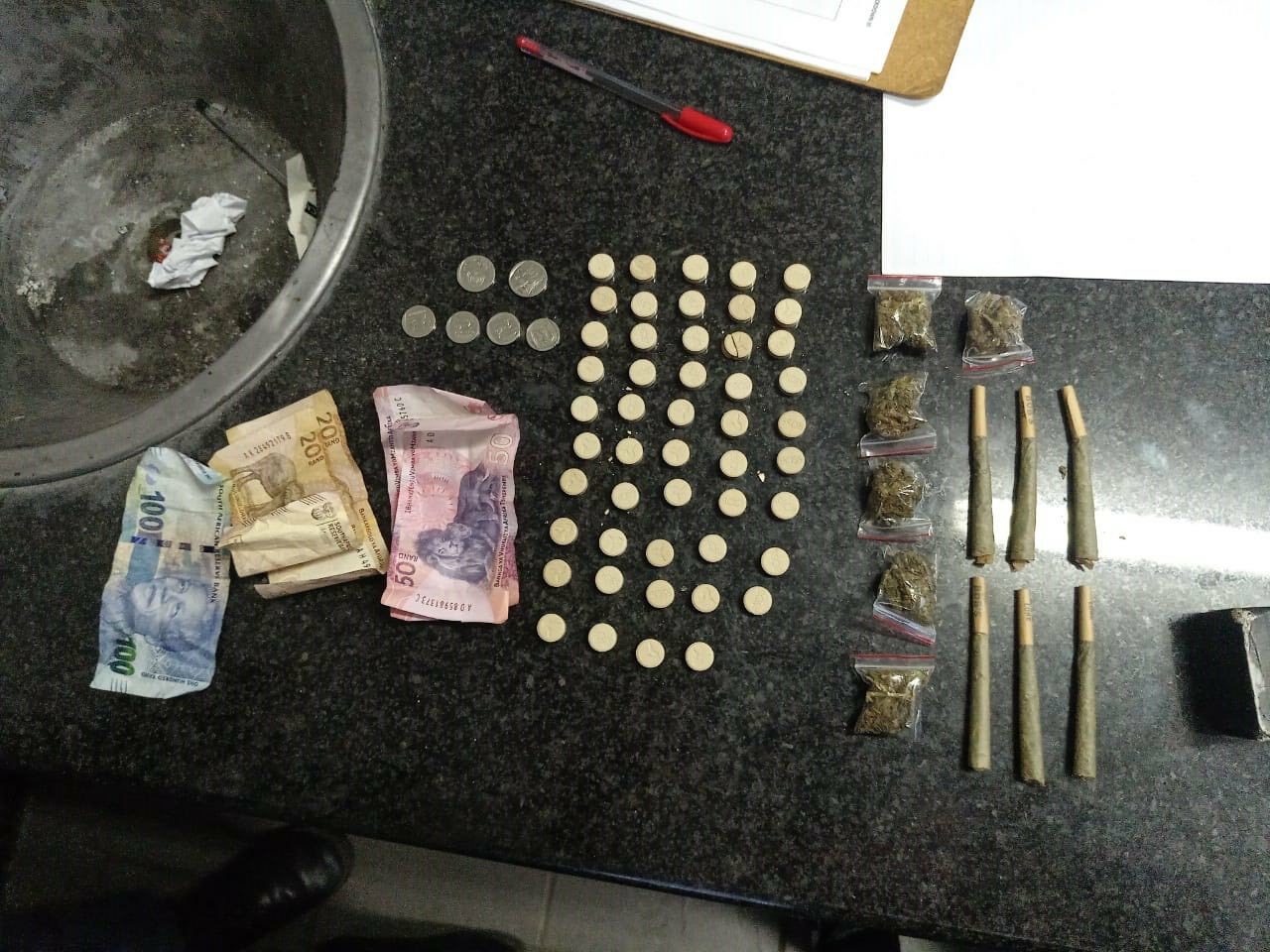 Drugs seized and an arrest made at a premises in Antony Road, Silvertown