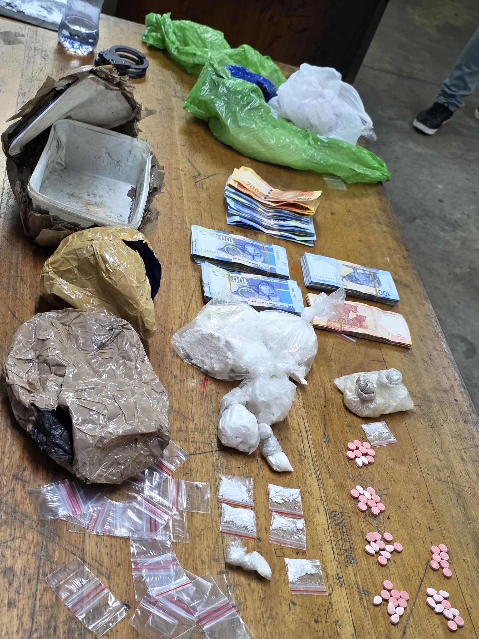 Foreign national from a West African country arrested for possession of and dealing in drugs during an operation in Richards Bay
