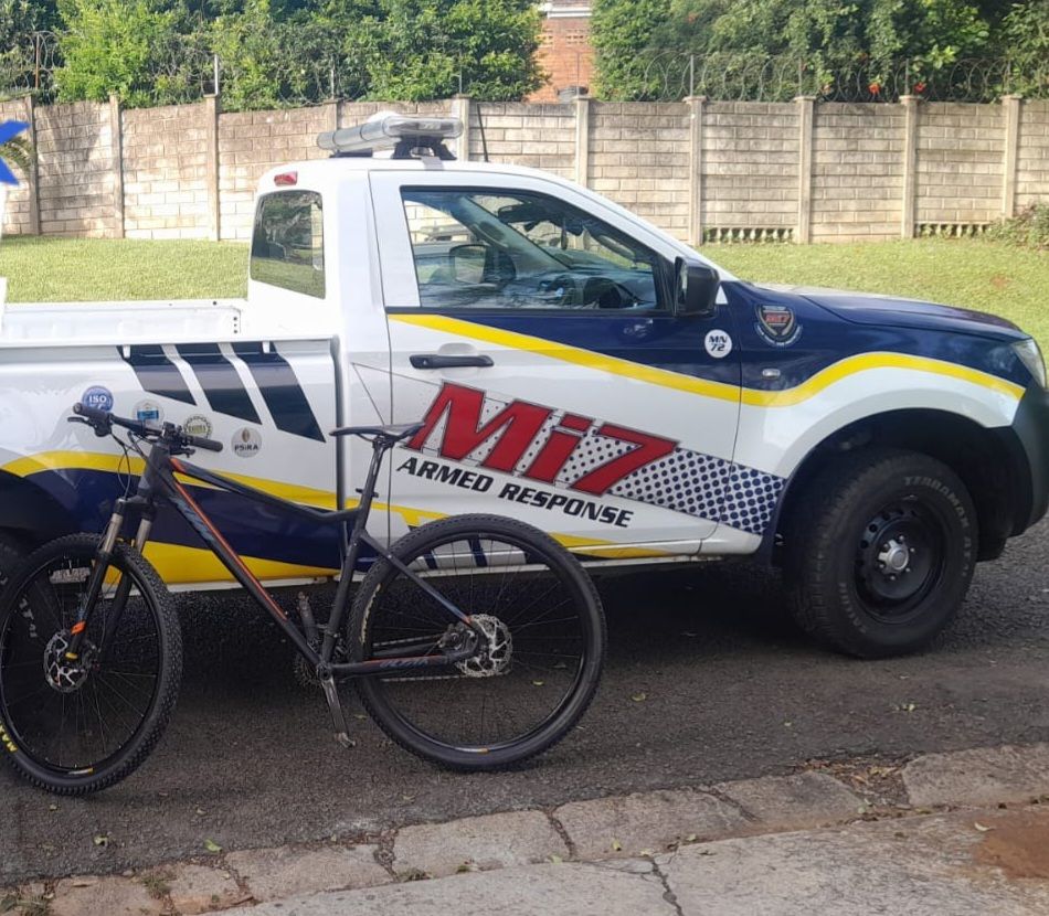 Vigilant Mi7 Reaction Officers Recover Expensive Stolen Bicycle in Clarendon Area