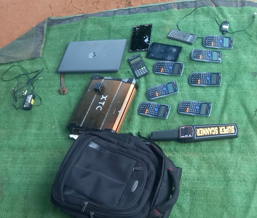 The police in Mooinooi arrested three male suspects in connection with a business burglary that occurred at a local school