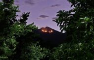 Fire jumps Du Toit Kloof mountain