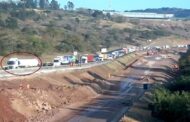 N3 Durban-bound after Hammarsdale Interchange. Right lane obstructed