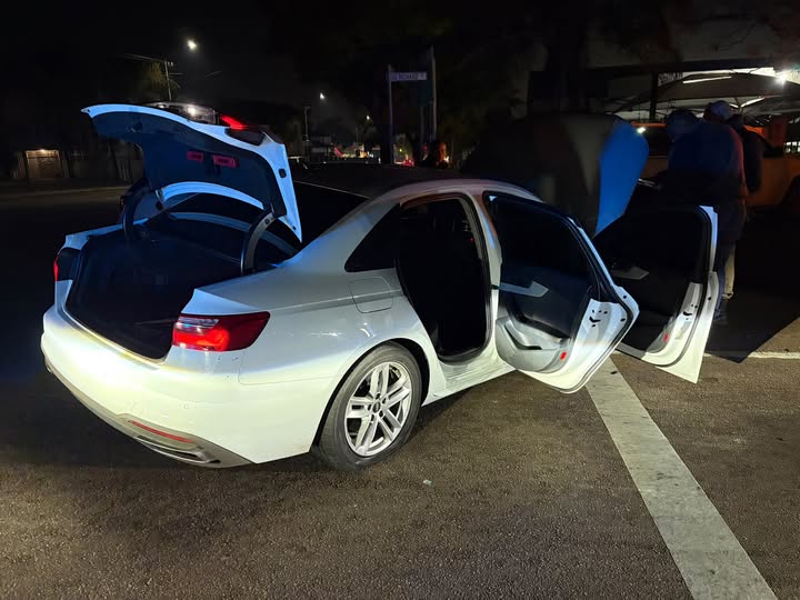 Suspects arrested during a cellphone theft operation in Pretoria