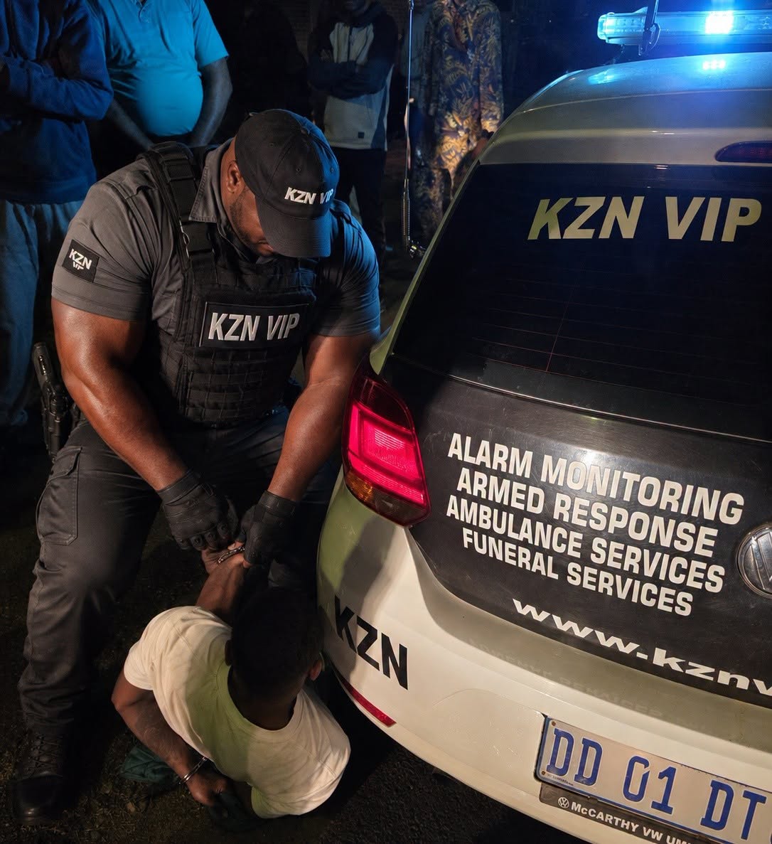 An alleged armed robbery and attempted murder suspect was apprehended in the Clayfield area of Phoenix