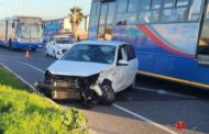 Two vehicles collide at the corner of the R27 & Sandown Road