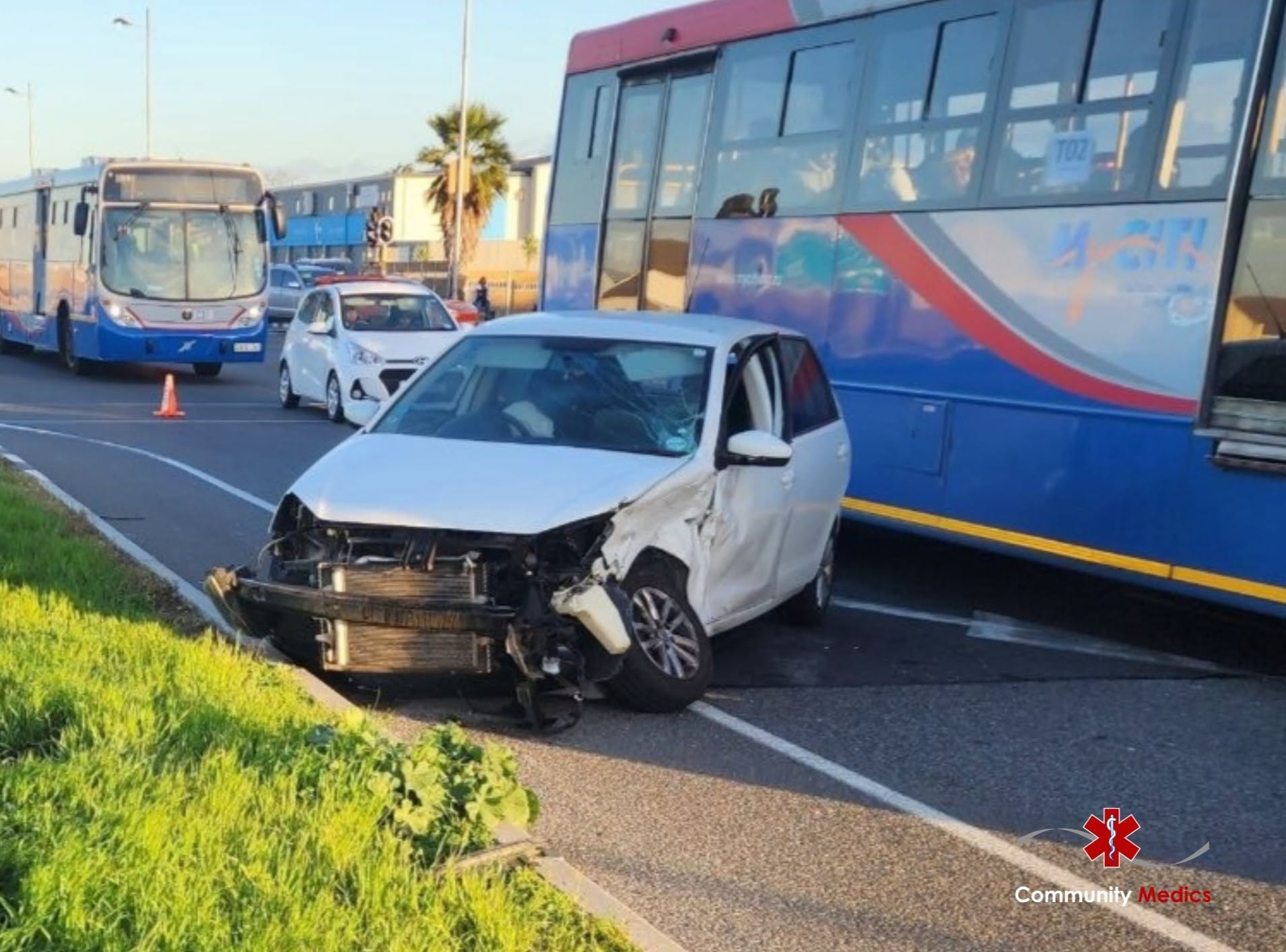 Two vehicles collide at the corner of the R27 & Sandown Road
